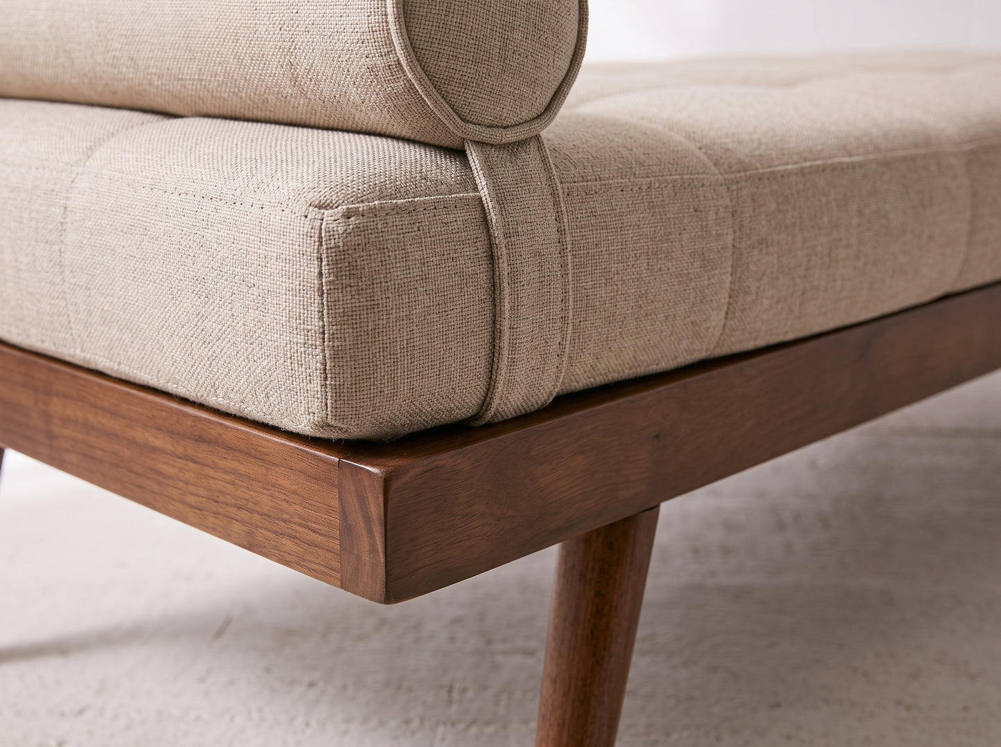 Lila Bench